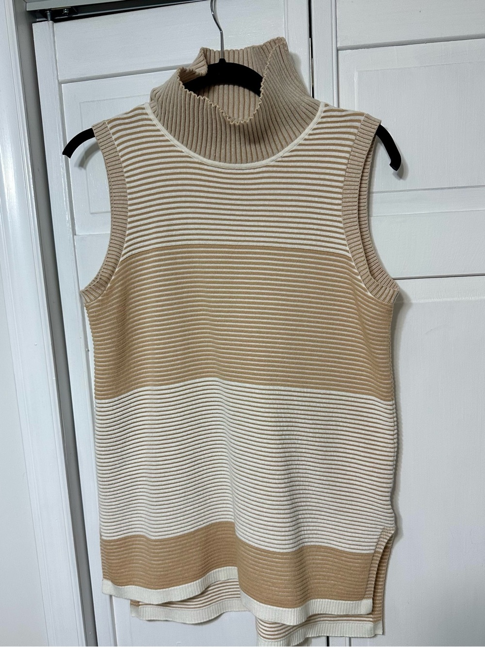 Tribal Ribbed Turtleneck Tank in Beige and Cream